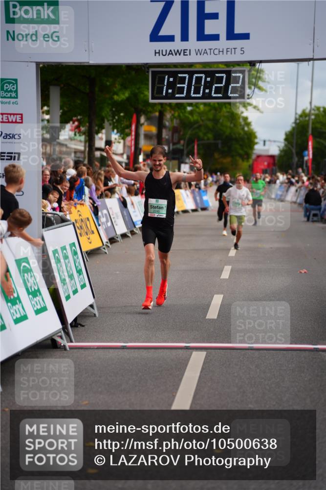 20.09.2026 - PSD Bank Halbmarathon LAZAROV Photography http://msf.ph/oto/10500638 20.09.2026 11:30:22 Ziel 2240, 2360, 2369, 3238 meine-sportfotos.de