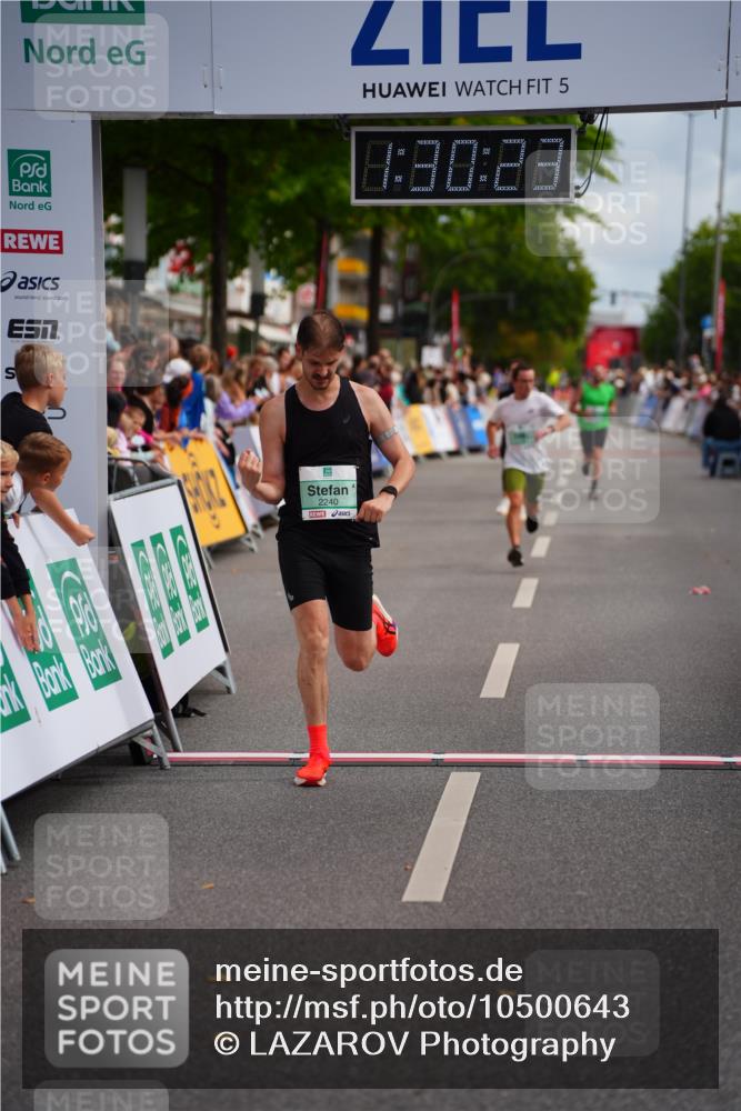 20.09.2026 - PSD Bank Halbmarathon LAZAROV Photography http://msf.ph/oto/10500643 20.09.2026 11:30:23 Ziel 2240, 2360, 2369, 3238 meine-sportfotos.de