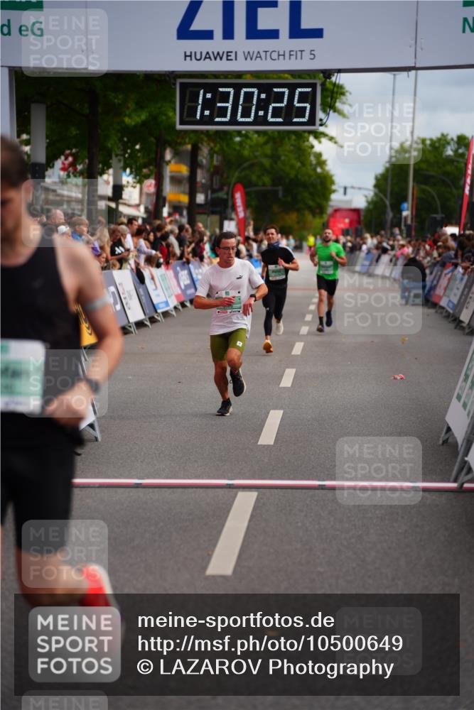 20.09.2026 - PSD Bank Halbmarathon LAZAROV Photography http://msf.ph/oto/10500649 20.09.2026 11:30:24 Ziel 2240, 2360, 2369, 3119 meine-sportfotos.de