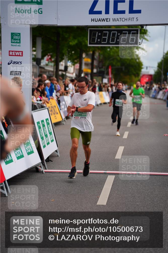 20.09.2026 - PSD Bank Halbmarathon LAZAROV Photography http://msf.ph/oto/10500673 20.09.2026 11:30:26 Ziel 1246, 2240, 2360, 2369, 3119 meine-sportfotos.de