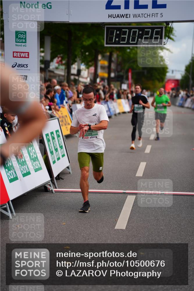 20.09.2026 - PSD Bank Halbmarathon LAZAROV Photography http://msf.ph/oto/10500676 20.09.2026 11:30:26 Ziel 1246, 2240, 2360, 2369, 3119 meine-sportfotos.de