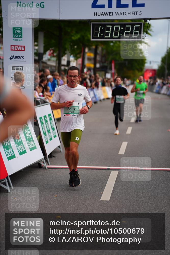 20.09.2026 - PSD Bank Halbmarathon LAZAROV Photography http://msf.ph/oto/10500679 20.09.2026 11:30:26 Ziel 1246, 2240, 2360, 2369, 3119 meine-sportfotos.de