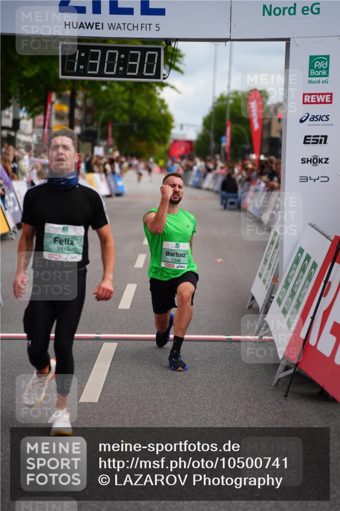 20.09.2026 - PSD Bank Halbmarathon LAZAROV Photography http://msf.ph/oto/10500741 20.09.2026 11:30:29 Ziel 1246, 2240, 2369, 3119 meine-sportfotos.de
