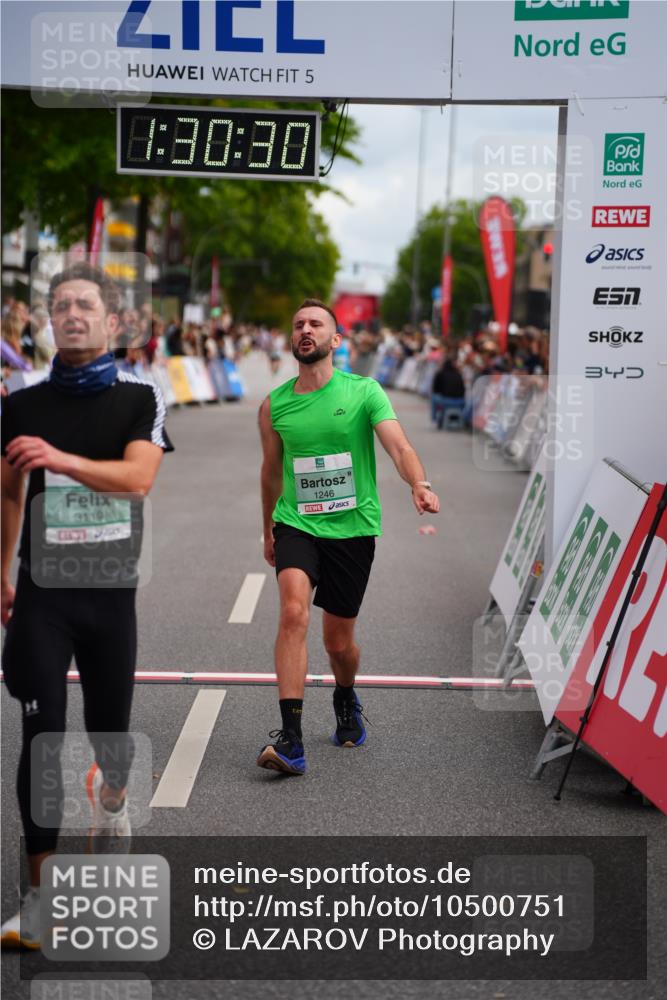 20.09.2026 - PSD Bank Halbmarathon LAZAROV Photography http://msf.ph/oto/10500751 20.09.2026 11:30:30 Ziel 1246, 2240, 2369, 3119 meine-sportfotos.de