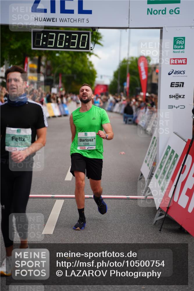 20.09.2026 - PSD Bank Halbmarathon LAZAROV Photography http://msf.ph/oto/10500754 20.09.2026 11:30:30 Ziel 1246, 2240, 2369, 3119 meine-sportfotos.de
