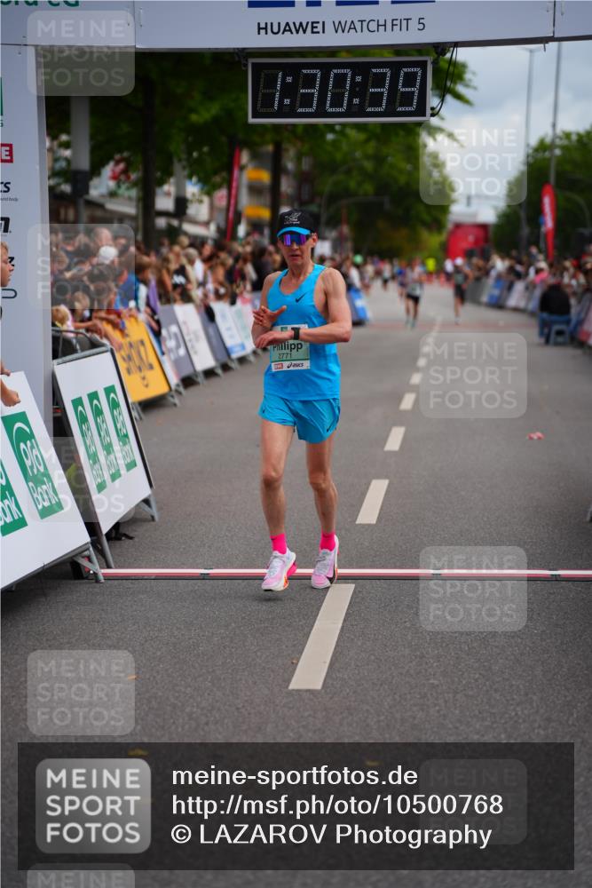 20.09.2026 - PSD Bank Halbmarathon LAZAROV Photography http://msf.ph/oto/10500768 20.09.2026 11:30:38 Ziel 2771 meine-sportfotos.de