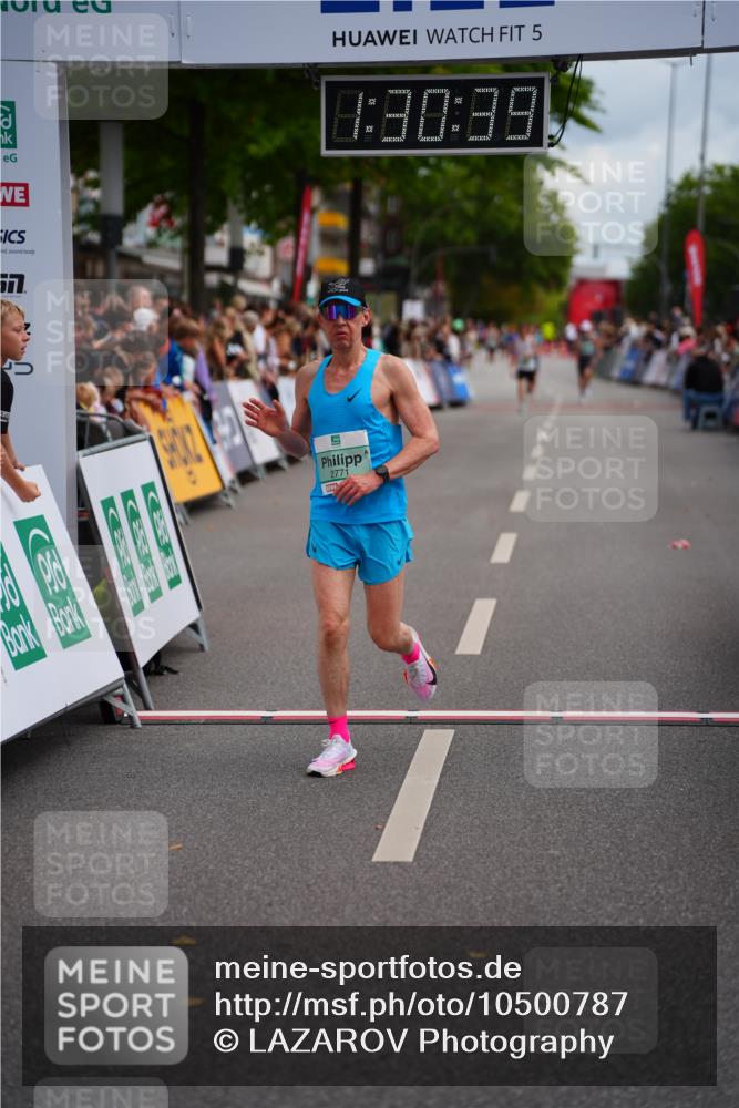 20.09.2026 - PSD Bank Halbmarathon LAZAROV Photography http://msf.ph/oto/10500787 20.09.2026 11:30:39 Ziel 2771 meine-sportfotos.de