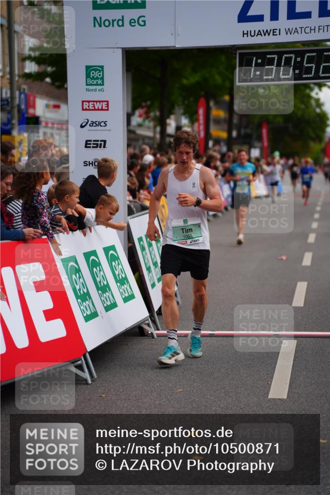 20.09.2026 - PSD Bank Halbmarathon LAZAROV Photography http://msf.ph/oto/10500871 20.09.2026 11:30:51 Ziel 1055, 4505, 4712 meine-sportfotos.de