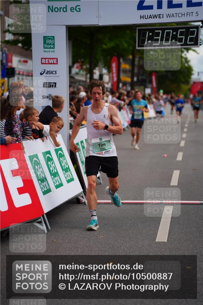 20.09.2026 - PSD Bank Halbmarathon LAZAROV Photography http://msf.ph/oto/10500887 20.09.2026 11:30:51 Ziel 1055, 4505, 4712 meine-sportfotos.de