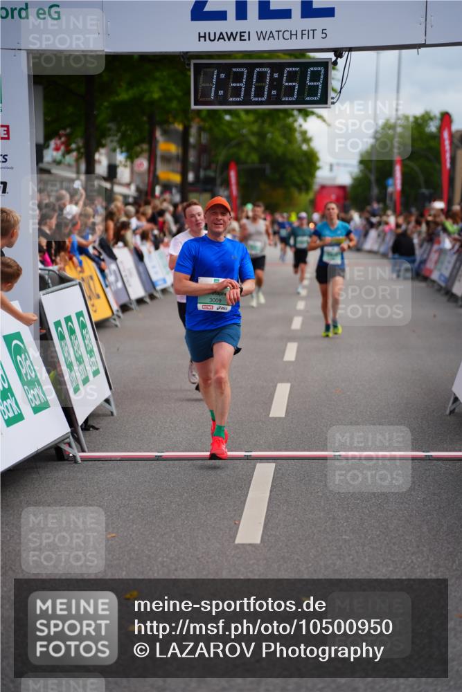 20.09.2026 - PSD Bank Halbmarathon LAZAROV Photography http://msf.ph/oto/10500950 20.09.2026 11:30:59 Ziel 3009, 4113, 4504, 4505 meine-sportfotos.de