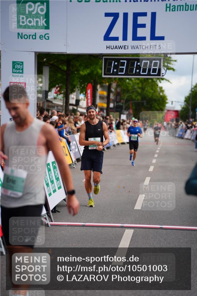 20.09.2026 - PSD Bank Halbmarathon LAZAROV Photography http://msf.ph/oto/10501003 20.09.2026 11:31:07 Ziel 1135, 1639, 1724, 3009, 3448, 4113, 4232, 4504 meine-sportfotos.de