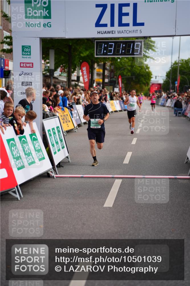 20.09.2026 - PSD Bank Halbmarathon LAZAROV Photography http://msf.ph/oto/10501039 20.09.2026 11:31:18 Ziel 2485, 3360, 3448 meine-sportfotos.de