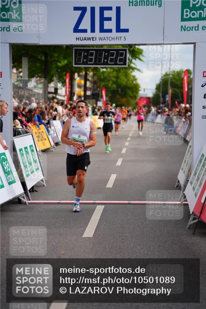 20.09.2026 - PSD Bank Halbmarathon LAZAROV Photography http://msf.ph/oto/10501089 20.09.2026 11:31:22 Ziel 2485, 3360, 4527 meine-sportfotos.de