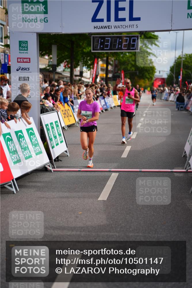 20.09.2026 - PSD Bank Halbmarathon LAZAROV Photography http://msf.ph/oto/10501147 20.09.2026 11:31:29 Ziel 3198, 3360, 3899, 4527, 4664 meine-sportfotos.de