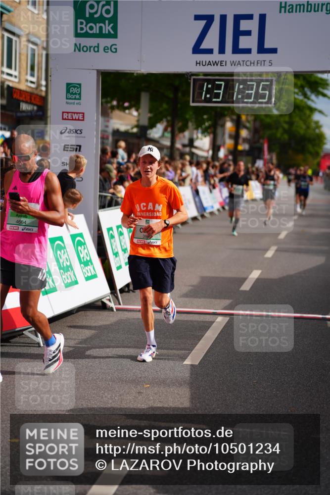 20.09.2026 - PSD Bank Halbmarathon LAZAROV Photography http://msf.ph/oto/10501234 20.09.2026 11:31:34 Ziel 3198, 3899, 4177, 4664 meine-sportfotos.de