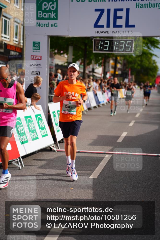 20.09.2026 - PSD Bank Halbmarathon LAZAROV Photography http://msf.ph/oto/10501256 20.09.2026 11:31:34 Ziel 3198, 3899, 4177, 4664 meine-sportfotos.de