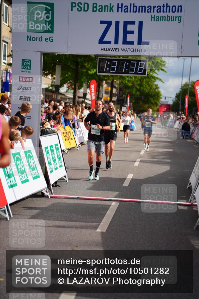20.09.2026 - PSD Bank Halbmarathon LAZAROV Photography http://msf.ph/oto/10501282 20.09.2026 11:31:37 Ziel 2378, 3198, 3393, 3899, 4177, 4567, 4664 meine-sportfotos.de