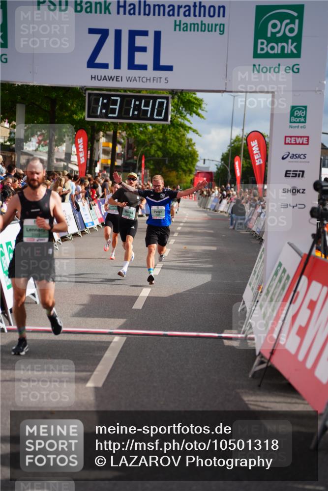 20.09.2026 - PSD Bank Halbmarathon LAZAROV Photography http://msf.ph/oto/10501318 20.09.2026 11:31:39 Ziel 2378, 3317, 3393, 3899, 4177, 4567, 4664 meine-sportfotos.de