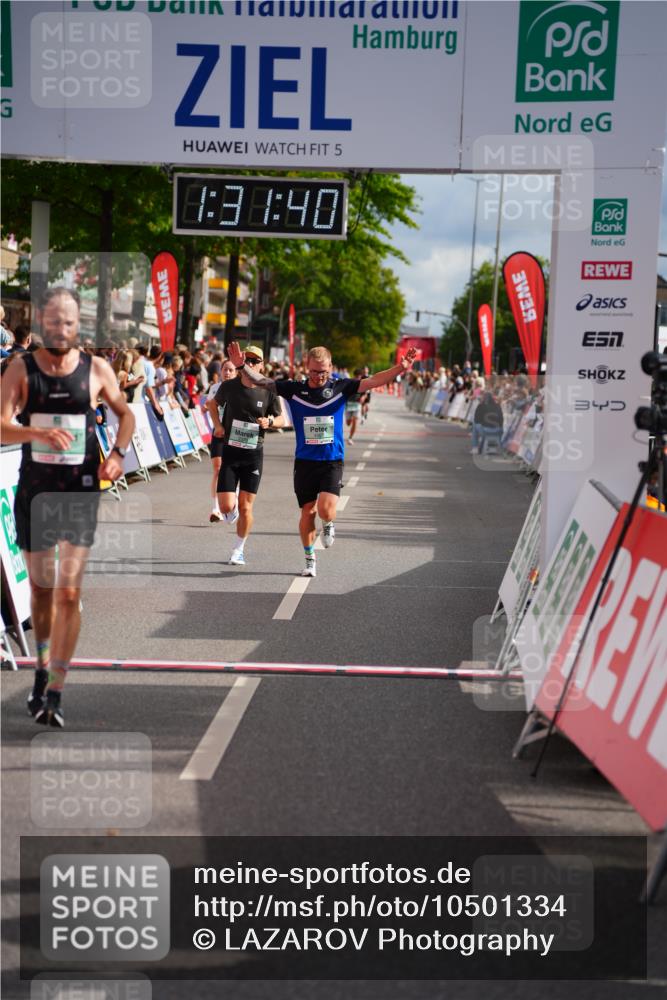 20.09.2026 - PSD Bank Halbmarathon LAZAROV Photography http://msf.ph/oto/10501334 20.09.2026 11:31:40 Ziel 2378, 3317, 3393, 3899, 4177, 4567 meine-sportfotos.de