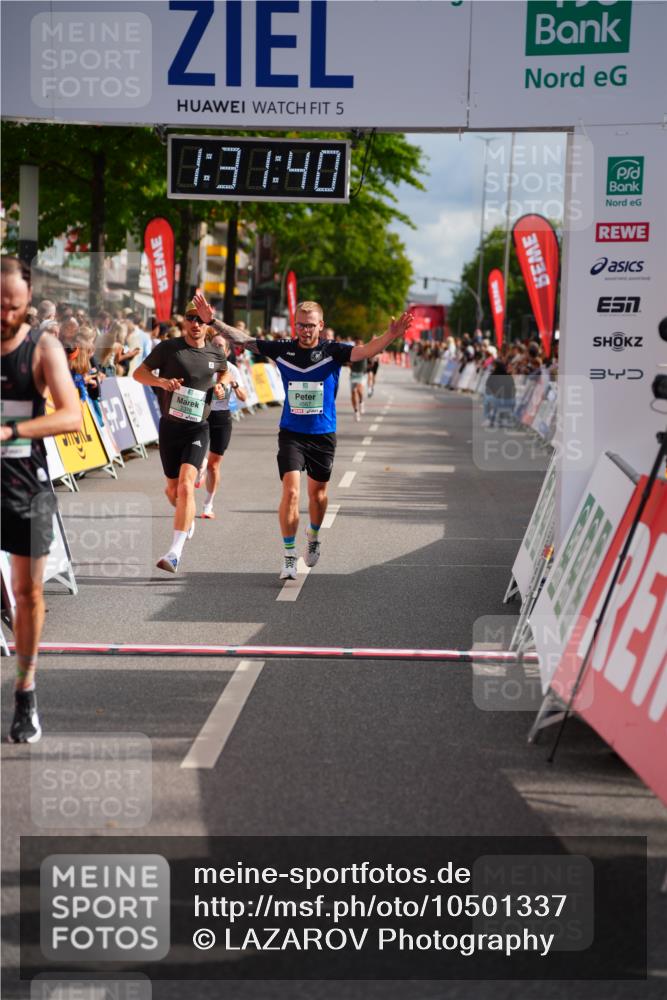 20.09.2026 - PSD Bank Halbmarathon LAZAROV Photography http://msf.ph/oto/10501337 20.09.2026 11:31:40 Ziel 2378, 3317, 3393, 3899, 4177, 4567 meine-sportfotos.de