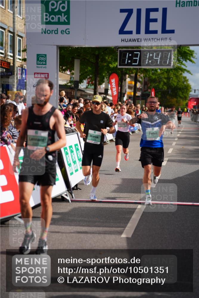 20.09.2026 - PSD Bank Halbmarathon LAZAROV Photography http://msf.ph/oto/10501351 20.09.2026 11:31:41 Ziel 2378, 3317, 3393, 3899, 4177, 4567 meine-sportfotos.de