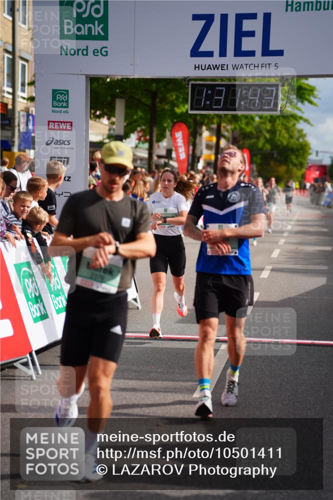 20.09.2026 - PSD Bank Halbmarathon LAZAROV Photography http://msf.ph/oto/10501411 20.09.2026 11:31:42 Ziel 2378, 3317, 3393, 4177, 4567 meine-sportfotos.de