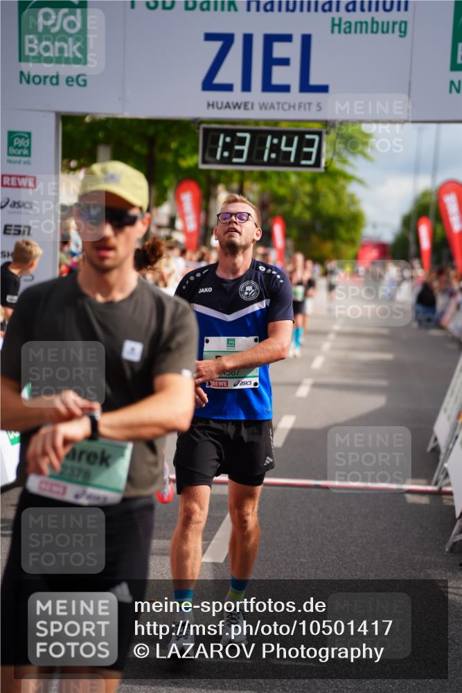 20.09.2026 - PSD Bank Halbmarathon LAZAROV Photography http://msf.ph/oto/10501417 20.09.2026 11:31:43 Ziel 2378, 3317, 3393, 4177, 4567, 4573 meine-sportfotos.de