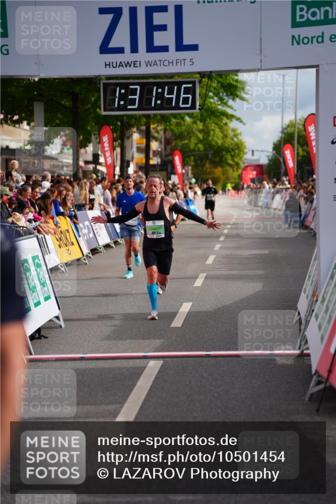 20.09.2026 - PSD Bank Halbmarathon LAZAROV Photography http://msf.ph/oto/10501454 20.09.2026 11:31:46 Ziel 2378, 3230, 3317, 3393, 3721, 4177, 4567, 4573 meine-sportfotos.de