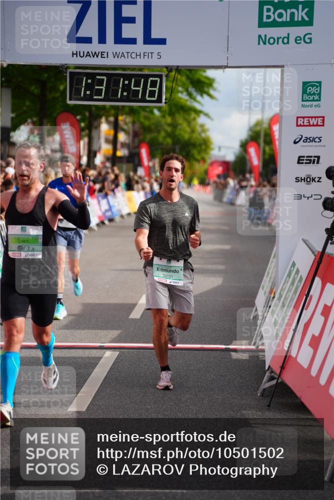 20.09.2026 - PSD Bank Halbmarathon LAZAROV Photography http://msf.ph/oto/10501502 20.09.2026 11:31:48 Ziel 2378, 3230, 3317, 3721, 4567, 4573 meine-sportfotos.de