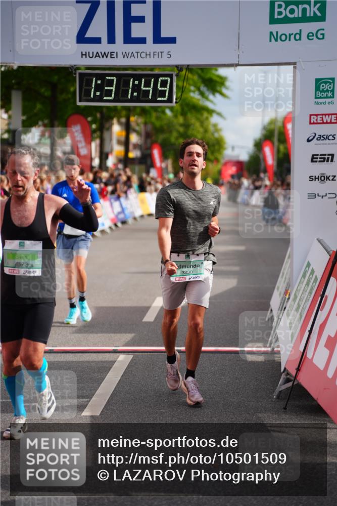 20.09.2026 - PSD Bank Halbmarathon LAZAROV Photography http://msf.ph/oto/10501509 20.09.2026 11:31:48 Ziel 2378, 3230, 3317, 3721, 4567, 4573 meine-sportfotos.de