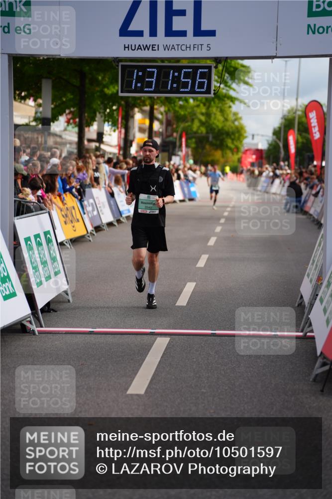 20.09.2026 - PSD Bank Halbmarathon LAZAROV Photography http://msf.ph/oto/10501597 20.09.2026 11:31:55 Ziel 3230, 3340, 3721, 4573 meine-sportfotos.de