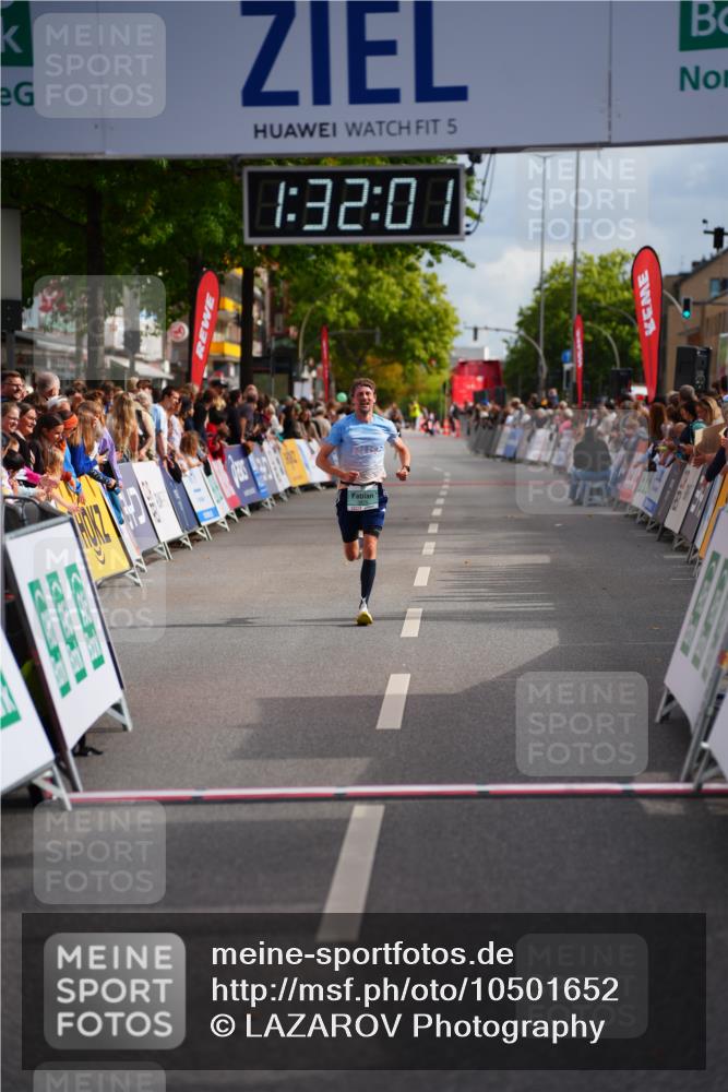 20.09.2026 - PSD Bank Halbmarathon LAZAROV Photography http://msf.ph/oto/10501652 20.09.2026 11:32:01 Ziel 3340, 3876 meine-sportfotos.de