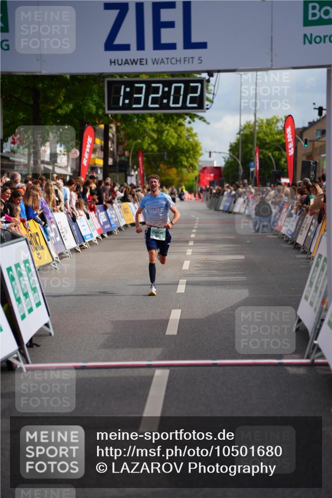 20.09.2026 - PSD Bank Halbmarathon LAZAROV Photography http://msf.ph/oto/10501680 20.09.2026 11:32:01 Ziel 3340, 3876 meine-sportfotos.de