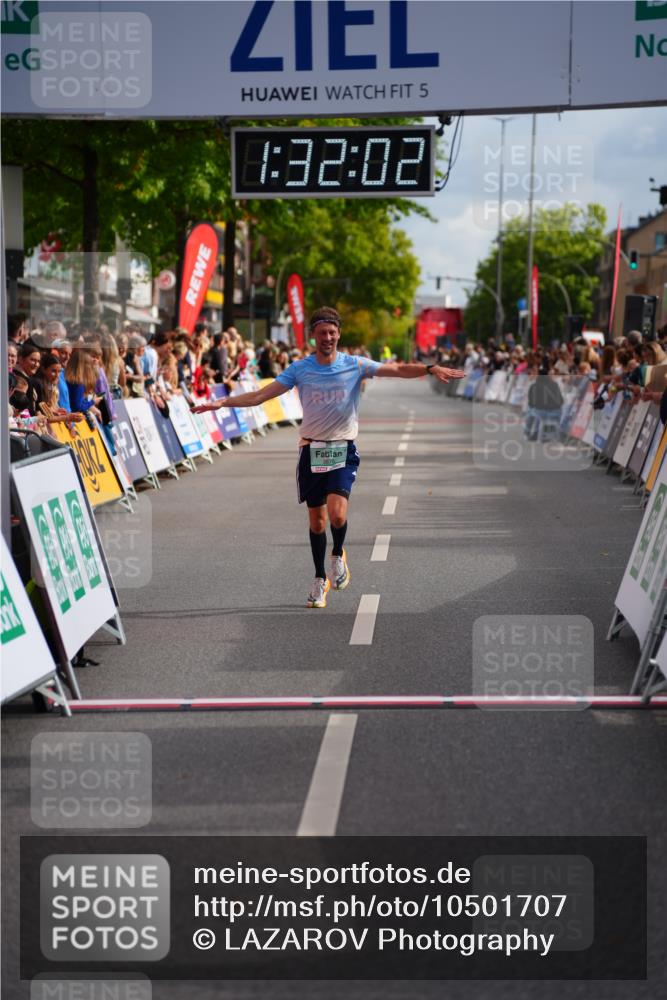 20.09.2026 - PSD Bank Halbmarathon LAZAROV Photography http://msf.ph/oto/10501707 20.09.2026 11:32:02 Ziel 3340, 3876 meine-sportfotos.de