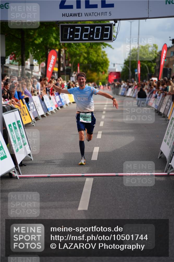 20.09.2026 - PSD Bank Halbmarathon LAZAROV Photography http://msf.ph/oto/10501744 20.09.2026 11:32:02 Ziel 3340, 3876 meine-sportfotos.de