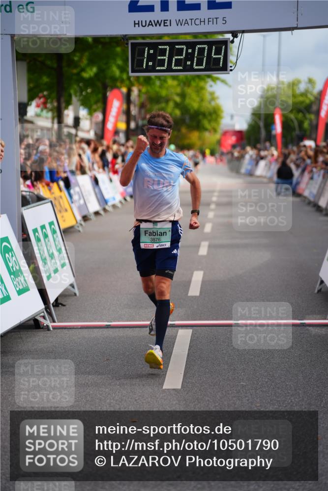 20.09.2026 - PSD Bank Halbmarathon LAZAROV Photography http://msf.ph/oto/10501790 20.09.2026 11:32:03 Ziel 3340, 3876 meine-sportfotos.de
