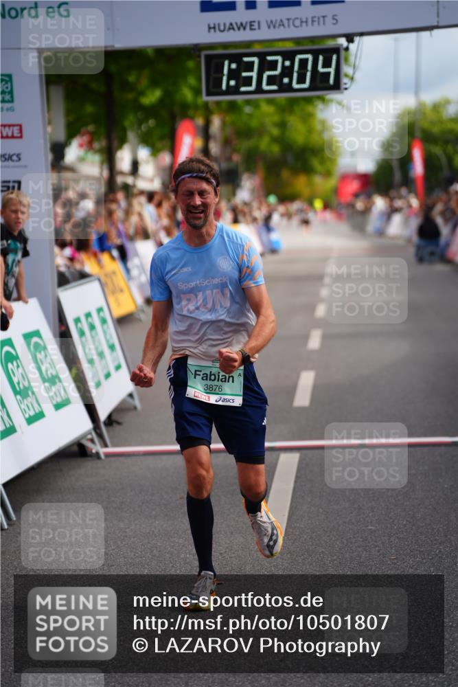 20.09.2026 - PSD Bank Halbmarathon LAZAROV Photography http://msf.ph/oto/10501807 20.09.2026 11:32:04 Ziel 3340, 3876 meine-sportfotos.de