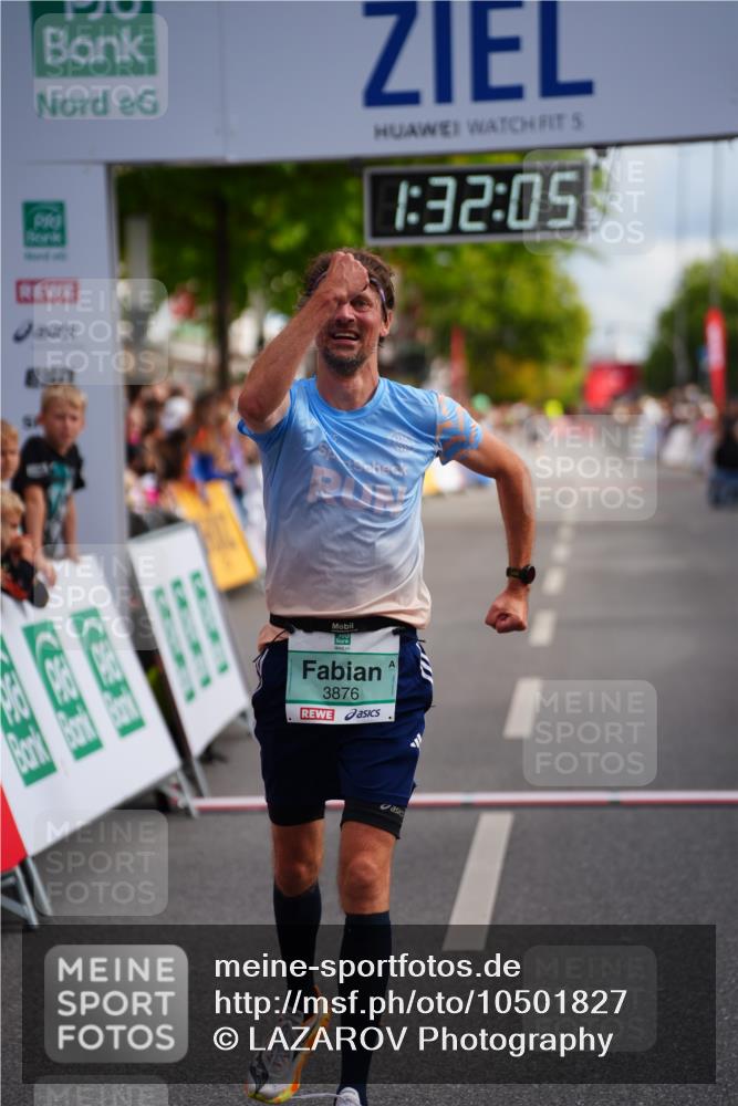 20.09.2026 - PSD Bank Halbmarathon LAZAROV Photography http://msf.ph/oto/10501827 20.09.2026 11:32:04 Ziel 3340, 3876 meine-sportfotos.de