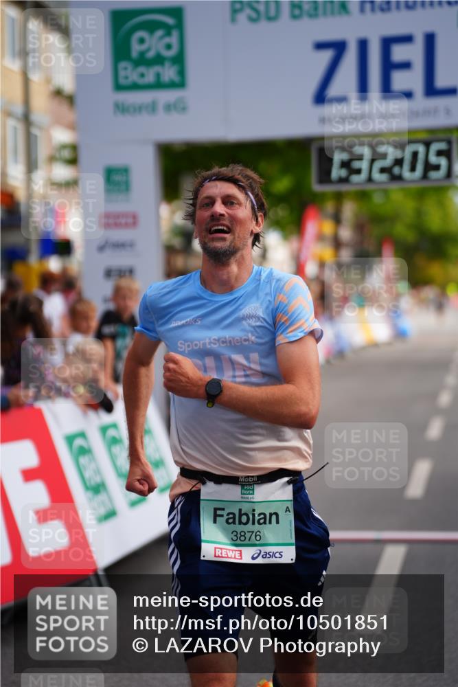 20.09.2026 - PSD Bank Halbmarathon LAZAROV Photography http://msf.ph/oto/10501851 20.09.2026 11:32:05 Ziel 3876 meine-sportfotos.de
