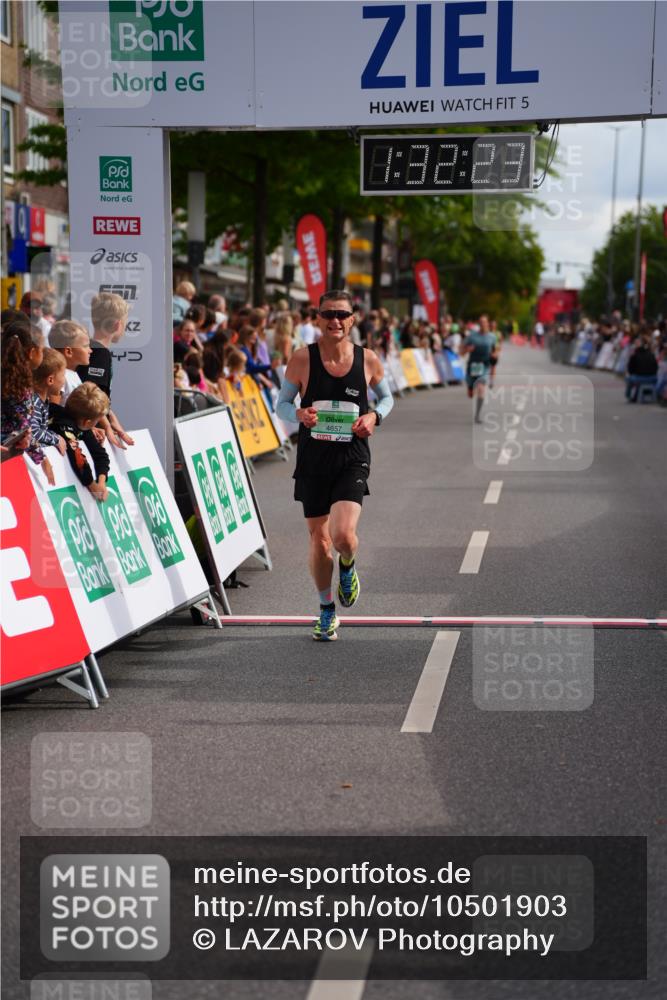20.09.2026 - PSD Bank Halbmarathon LAZAROV Photography http://msf.ph/oto/10501903 20.09.2026 11:32:22 Ziel 4657 meine-sportfotos.de
