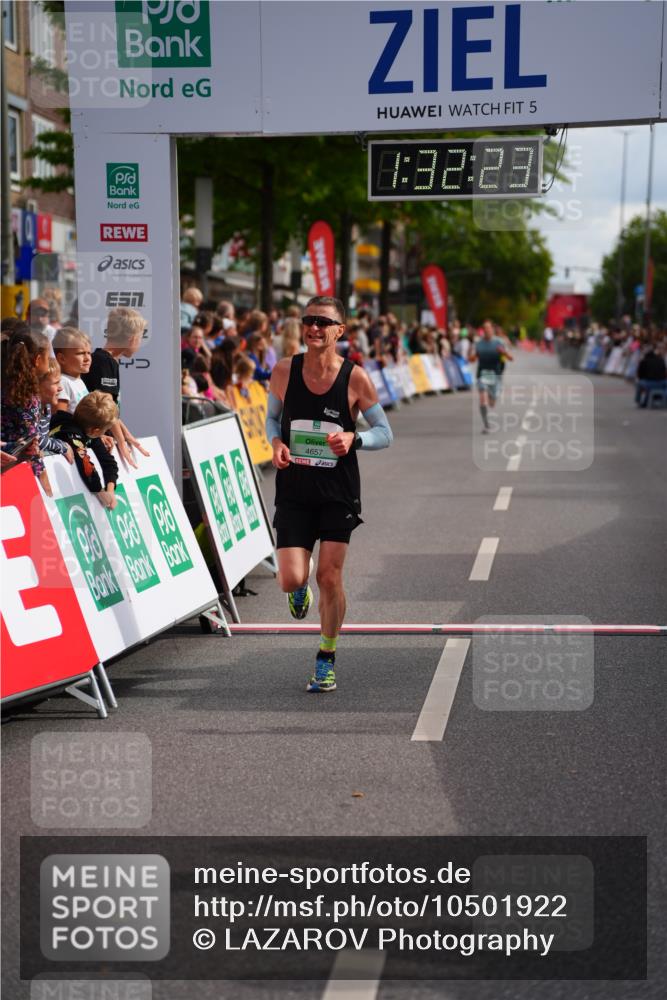 20.09.2026 - PSD Bank Halbmarathon LAZAROV Photography http://msf.ph/oto/10501922 20.09.2026 11:32:23 Ziel 4657 meine-sportfotos.de
