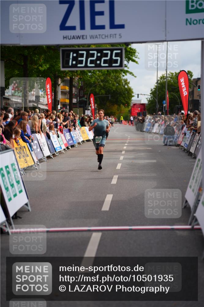 20.09.2026 - PSD Bank Halbmarathon LAZAROV Photography http://msf.ph/oto/10501935 20.09.2026 11:32:25 Ziel 2712, 4657 meine-sportfotos.de