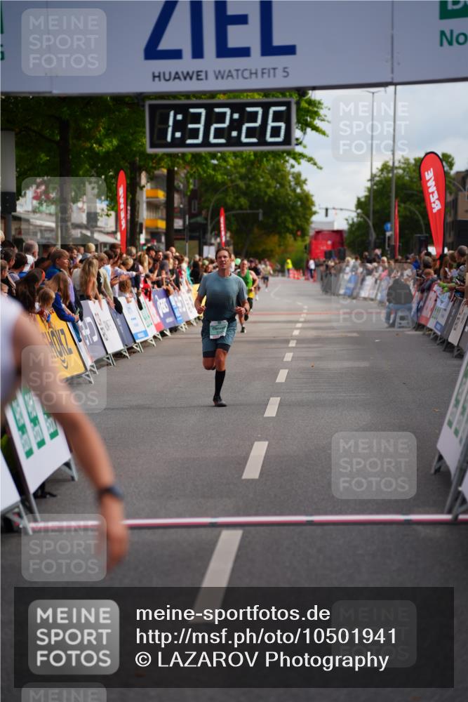 20.09.2026 - PSD Bank Halbmarathon LAZAROV Photography http://msf.ph/oto/10501941 20.09.2026 11:32:26 Ziel 2712, 4657 meine-sportfotos.de