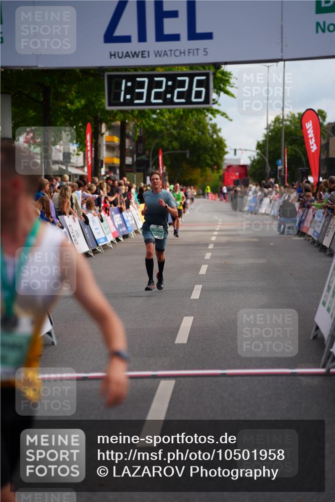 20.09.2026 - PSD Bank Halbmarathon LAZAROV Photography http://msf.ph/oto/10501958 20.09.2026 11:32:26 Ziel 2712, 4657 meine-sportfotos.de