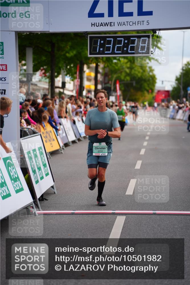 20.09.2026 - PSD Bank Halbmarathon LAZAROV Photography http://msf.ph/oto/10501982 20.09.2026 11:32:28 Ziel 2712, 4657 meine-sportfotos.de