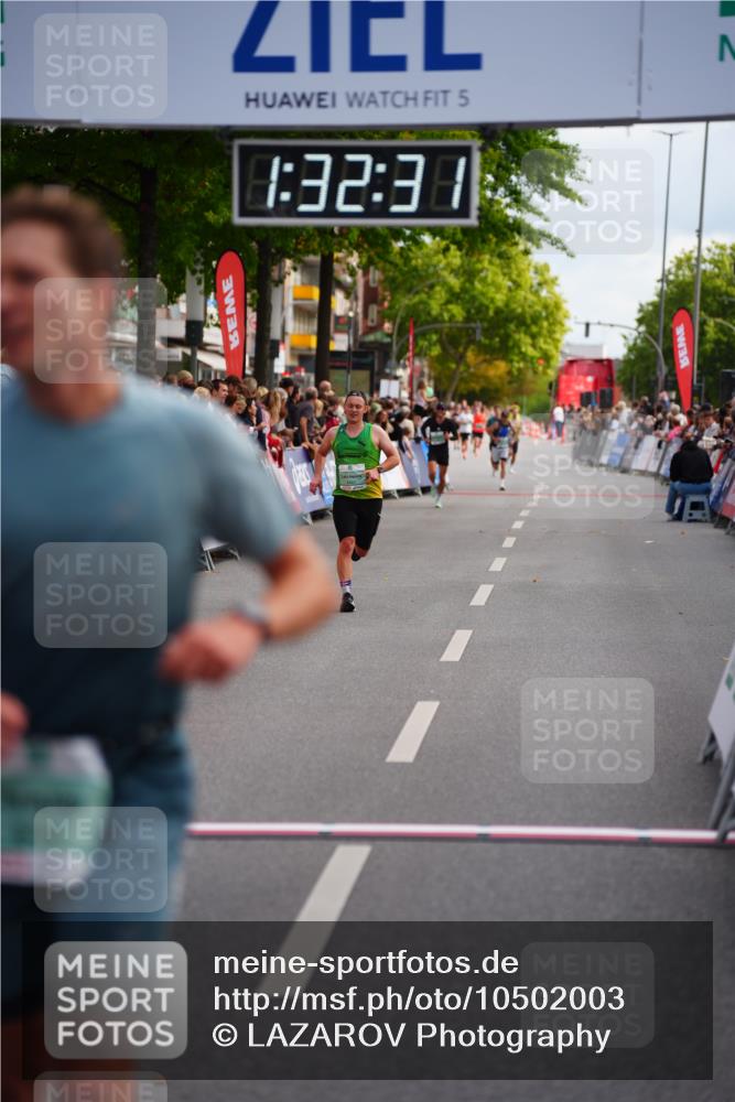 20.09.2026 - PSD Bank Halbmarathon LAZAROV Photography http://msf.ph/oto/10502003 20.09.2026 11:32:31 Ziel 2712, 4441 meine-sportfotos.de