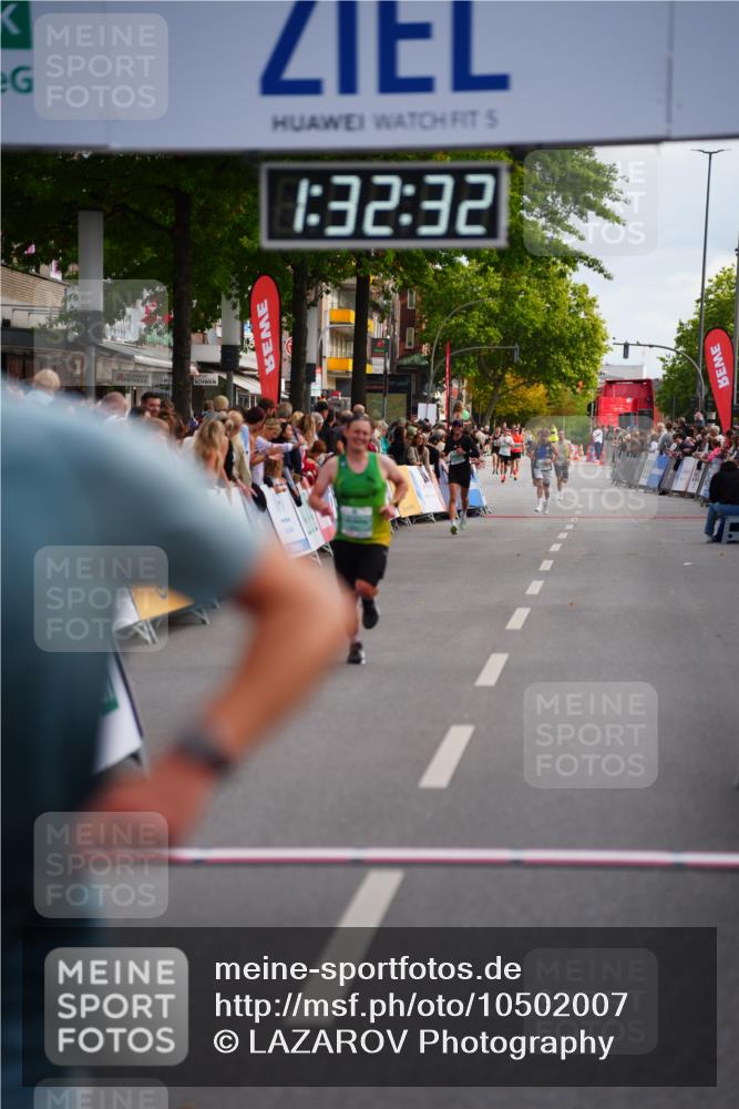 20.09.2026 - PSD Bank Halbmarathon LAZAROV Photography http://msf.ph/oto/10502007 20.09.2026 11:32:32 Ziel 2712, 4441 meine-sportfotos.de