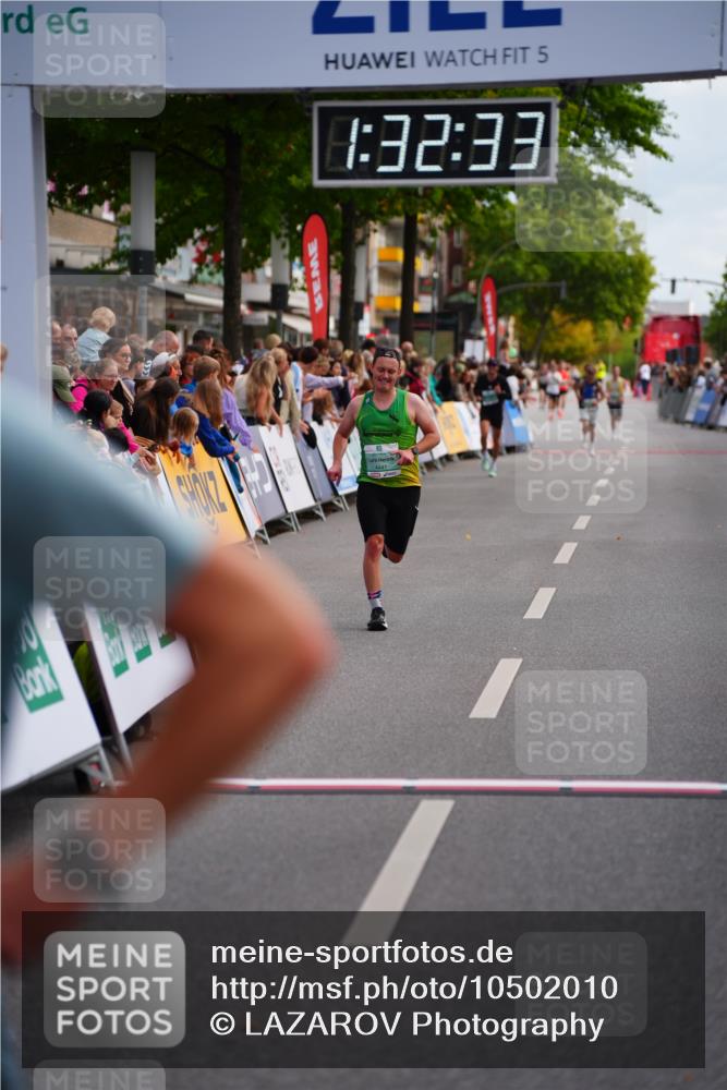 20.09.2026 - PSD Bank Halbmarathon LAZAROV Photography http://msf.ph/oto/10502010 20.09.2026 11:32:32 Ziel 2712, 4441 meine-sportfotos.de