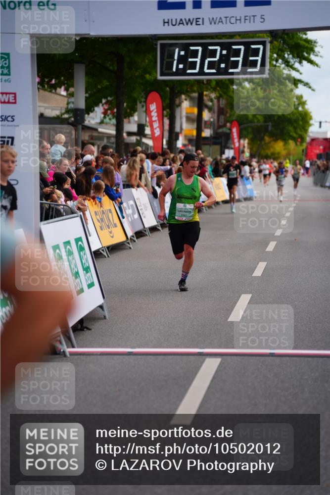 20.09.2026 - PSD Bank Halbmarathon LAZAROV Photography http://msf.ph/oto/10502012 20.09.2026 11:32:33 Ziel 2712, 4441 meine-sportfotos.de