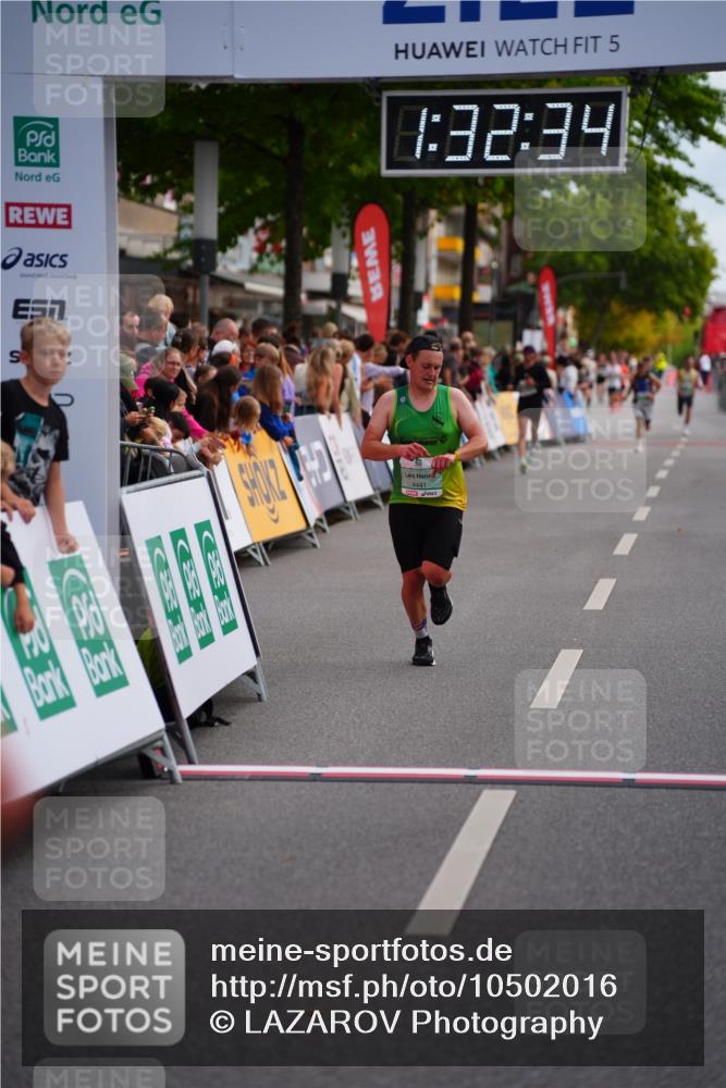 20.09.2026 - PSD Bank Halbmarathon LAZAROV Photography http://msf.ph/oto/10502016 20.09.2026 11:32:33 Ziel 2712, 4441 meine-sportfotos.de